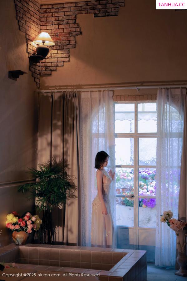   [XiuRen]高清写真图 2025.02.21 No.9920 小橘子orange 薄透连衣裙第6张图片